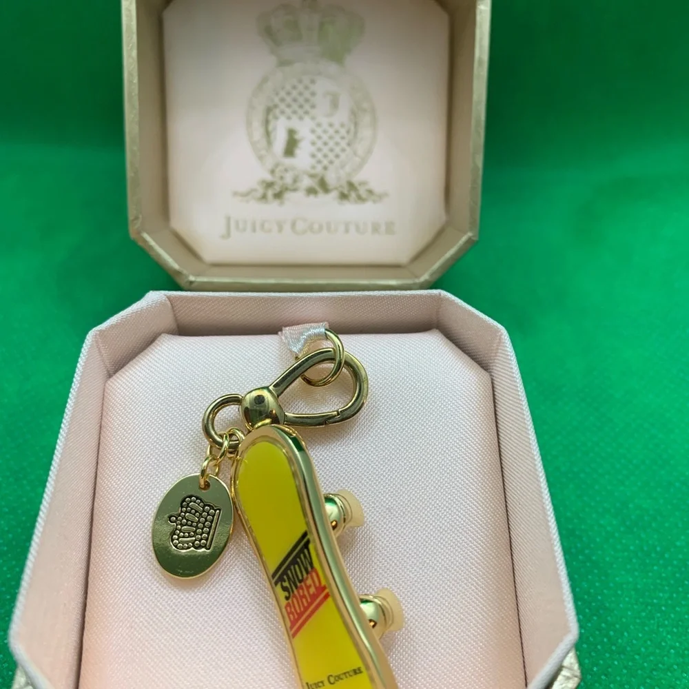 Juicy Couture Limited Edition Snowboard Charm - Picture 5 of 8